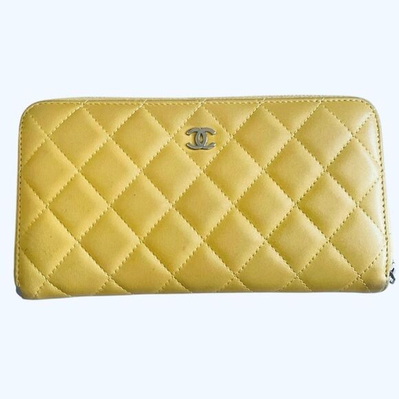 Chanel yellow quilted large wallet - Picture 7 of 15